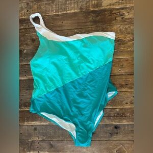 Pret-a-pose One Shoulder Green Color block Women’s 3XL Swimsuit NWOT